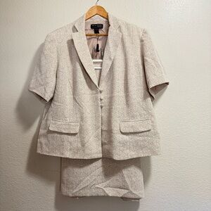 Blacker Woman by Stanley Blacker Beige Short-Sleeve/Skirt Suit Set - Size 24W